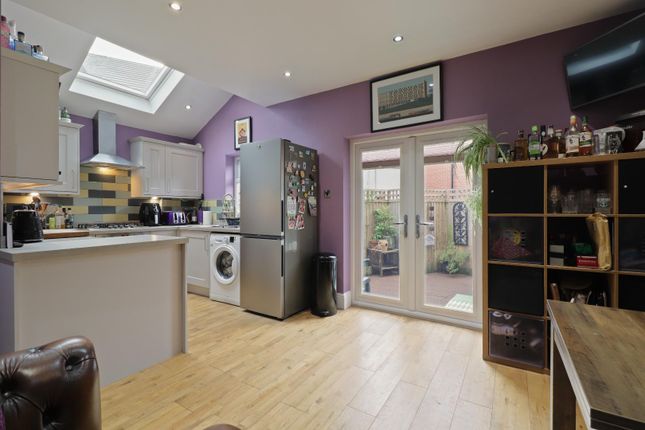3 bed property, in Nettleham Road, £240,000