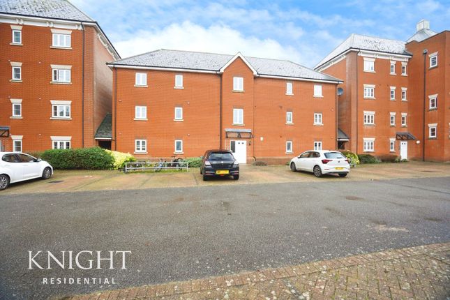 2 bed property, in Vitoria Mews, £150,000