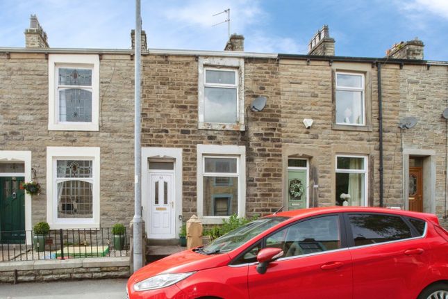 2 bed property, in Park Road, £95,000