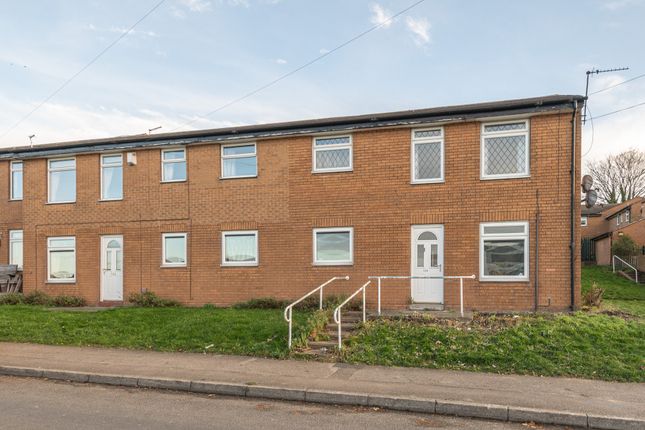 2 bed property, in Heckmondwike Road, £70,000