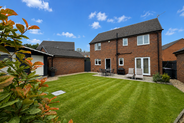 3 bed property, in Henry Robertson Drive, £330,000