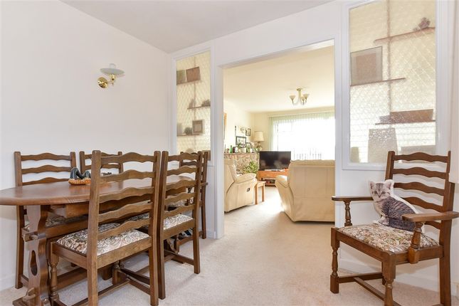 4 bed property, in Highview, £325,000