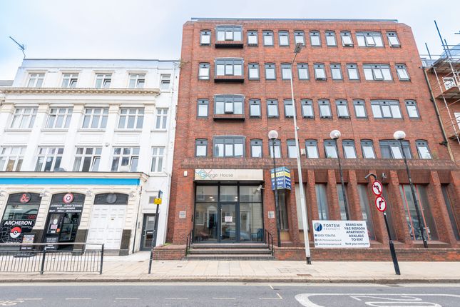 1 bed property, in George Street, £90,000