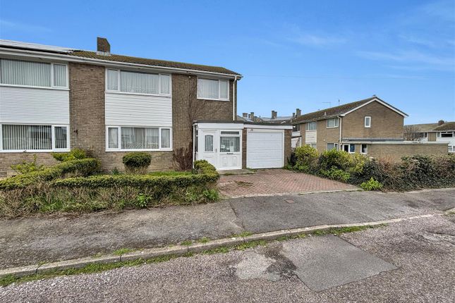 3 bed property, in Shepherds Croft, £230,000