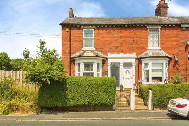 2 bed property, in Hoghton Lane, £245,000