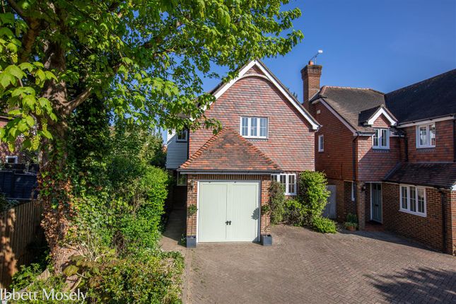 4 bed property, in Squerryes Mede, £650,000
