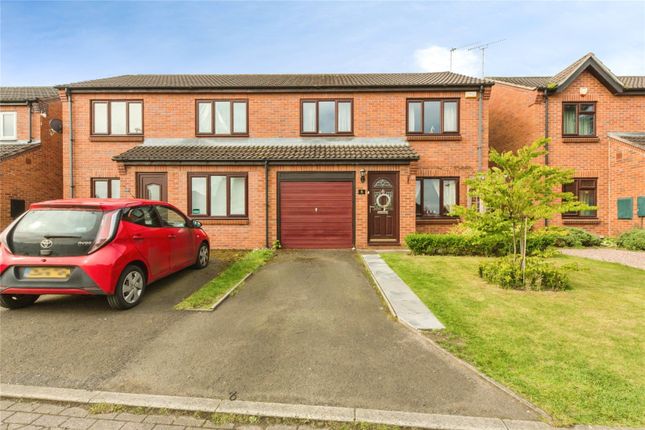 3 bed property, in The Coppice, £260,000