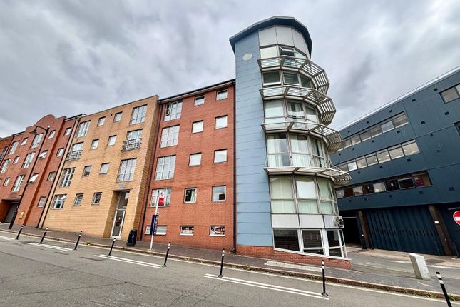2 bed property, in Newhall Hill, £130,000
