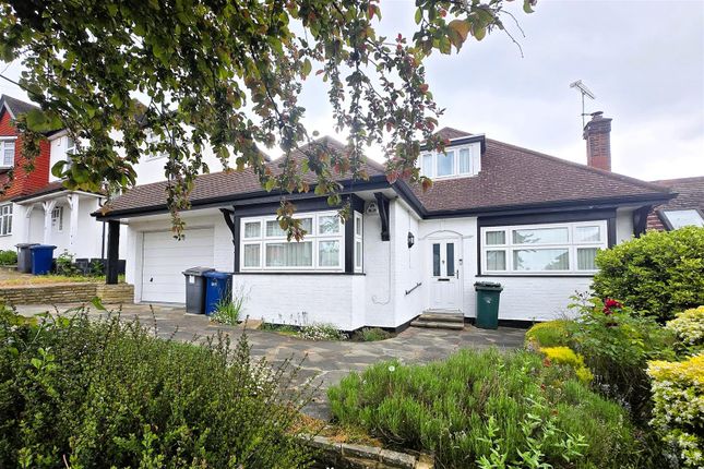3 bed property, in Ashurst Road, £915,000