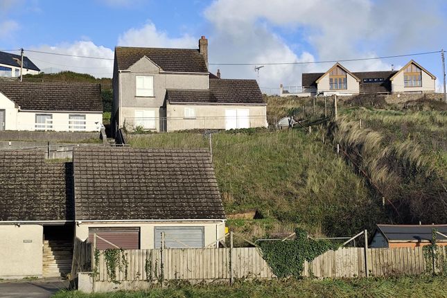 4 bed property, in Budnic Hill, £460,000