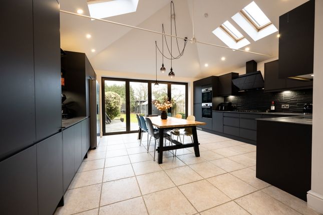 4 bed property, in Whitworth Road, £575,000