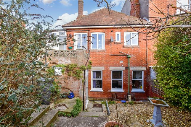 3 bed property, in Tennyson Road, £170,000