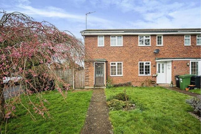 2 bed property, in Sovereigns Way, £350,000