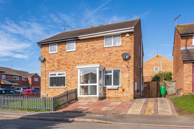 2 bed property, in Lindisfarne Drive, £180,000