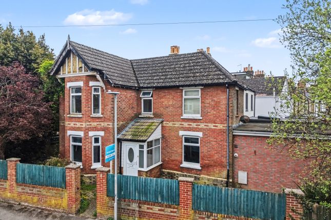 3 bed property, in Britannia Road, £475,000