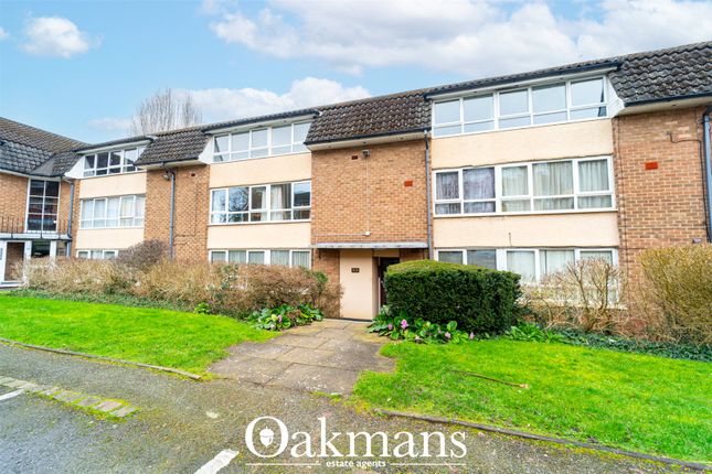 1 bed property, in Lordswood Square, £145,000