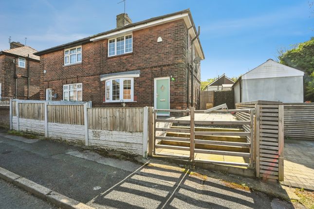 3 bed property, in Hamblett Crescent, £200,000