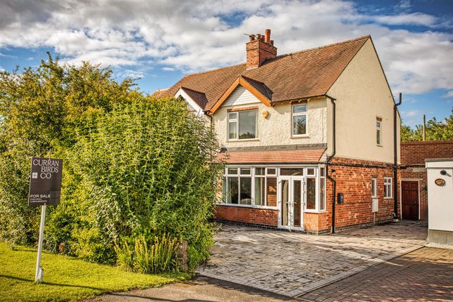 3 bed property, in The Castle Way, £285,000