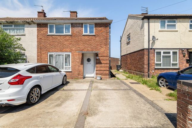 3 bed property, in Christchurch Road, £190,000
