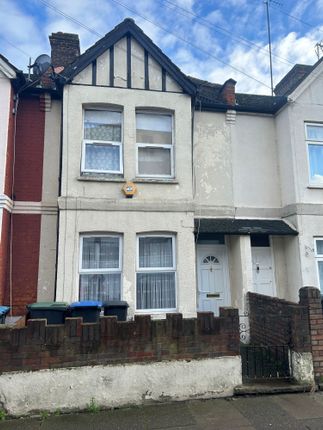 3 bed property, in Park Avenue, £425,000