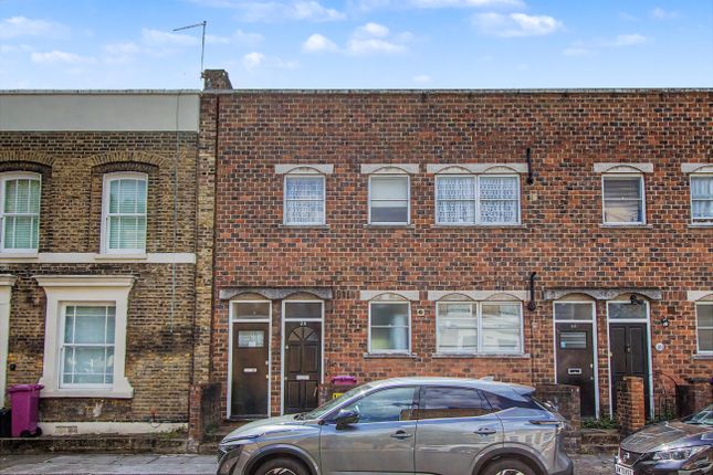 1 bed property, in 23 Argyle Road, £100,000