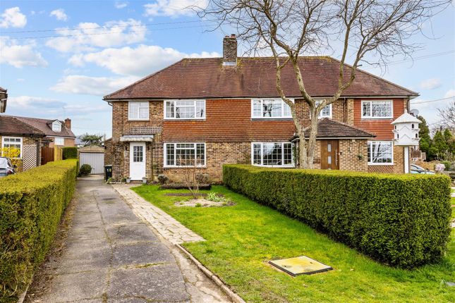 3 bed property, in The Close, £575,000
