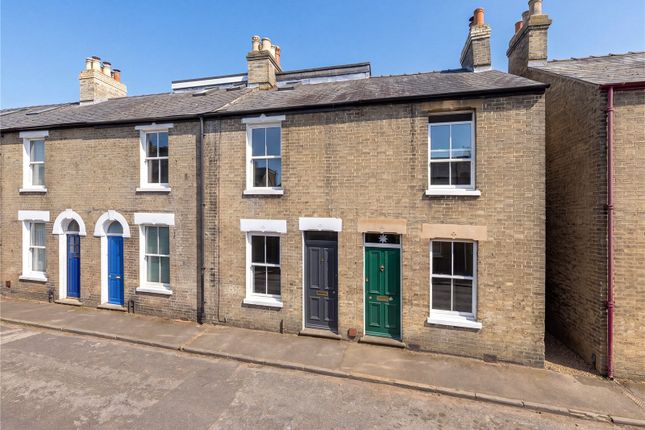 3 bed property, in Selwyn Road, £695,000