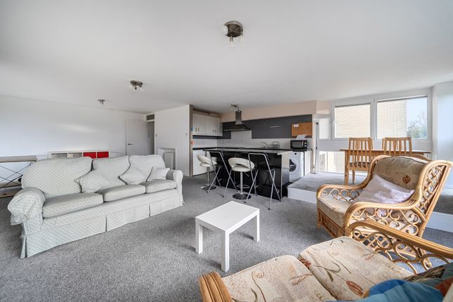 2 bed property, in Durdham Park, £325,000