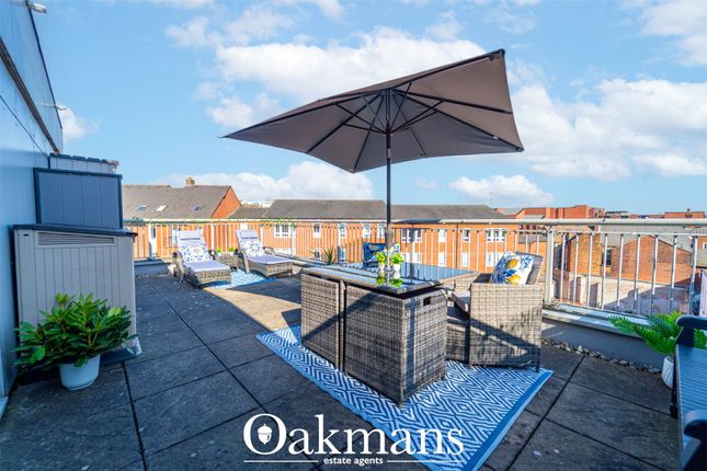 2 bed property, in George Street, £325,000