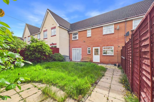 3 bed property, in Gulls Croft, £350,000