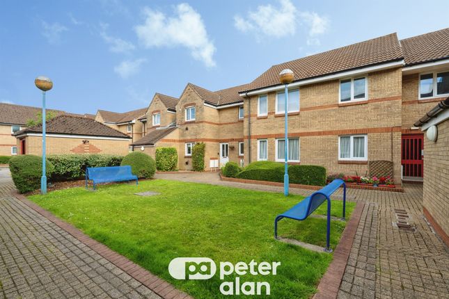 2 bed property, in Trawler Road, £130,000