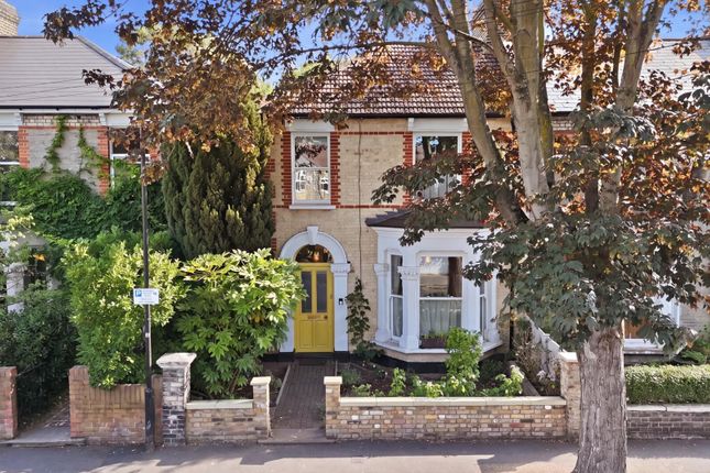 3 bed property, in Clarence Road, £685,000