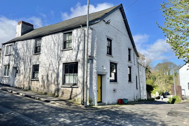 4 bed property, in Wyeford Road, £525,000