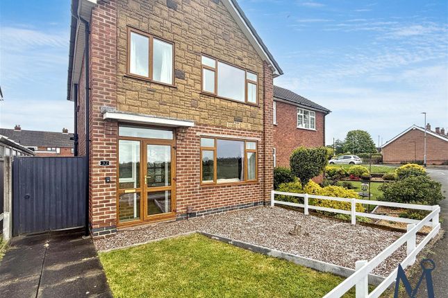 3 bed property, in Tiverton Avenue, £220,000