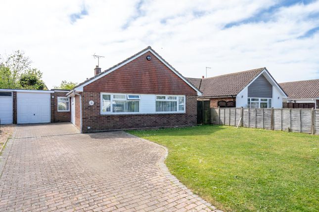 3 bed property, in Queensmead, £400,000