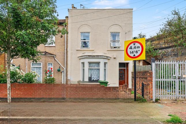 1 bed property, in Bignold Road, £260,000