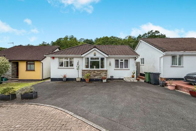4 bed property, in Woodland Close, £300,000