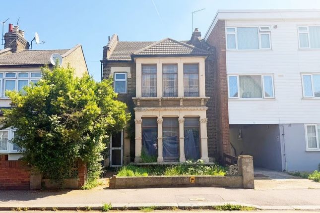 3 bed property, in 69 Oliver Road, £450,000