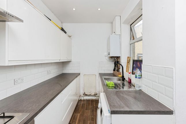 3 bed property, in Fagley Road, £90,000