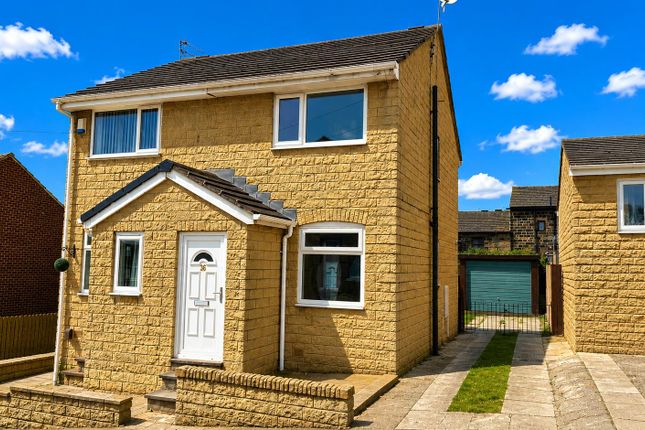 2 bed property, in Stott Terrace, £160,000