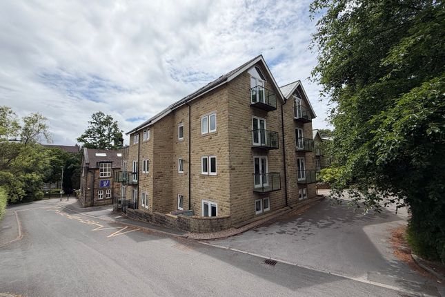 2 bed property, in The Green, £147,500
