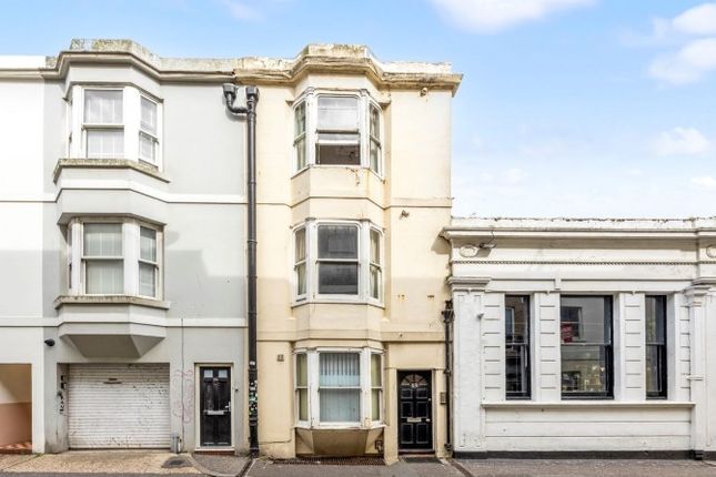 1 bed property, in Flat 2, £140,000