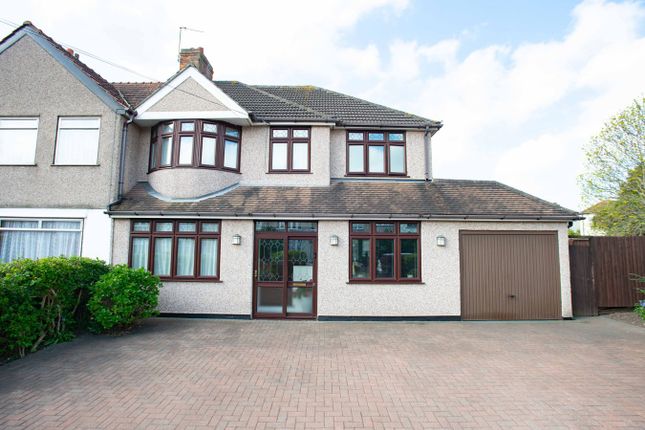 5 bed property, in Merrilees Road, £650,000