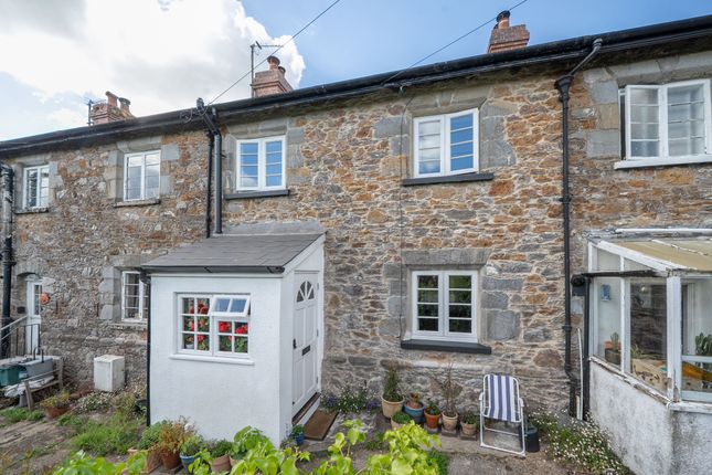 1 bed property, in Coldharbour, £250,000