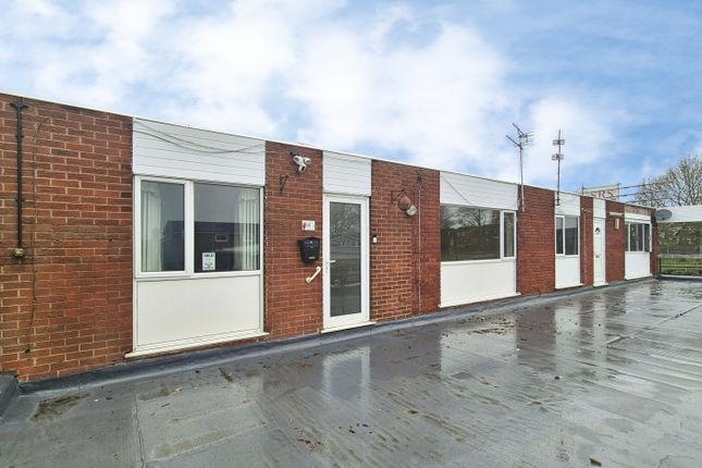 2 bed property, in Parkside Shopping Precinct, £45,000