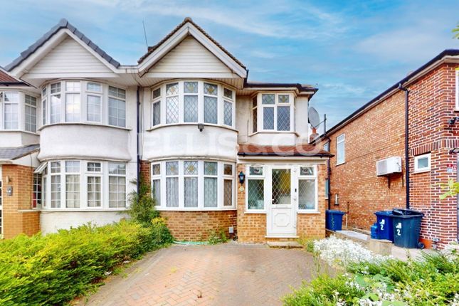 3 bed property, in Runnymede Gardens, £550,000