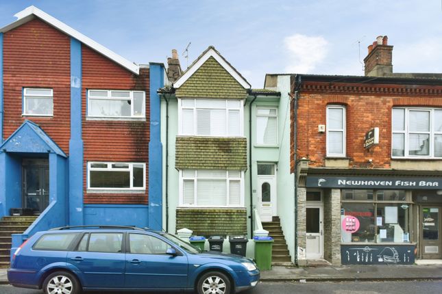 1 bed property, in South Road, £150,000
