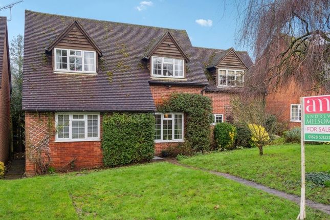3 bed property, in Cookham Dean, £945,000