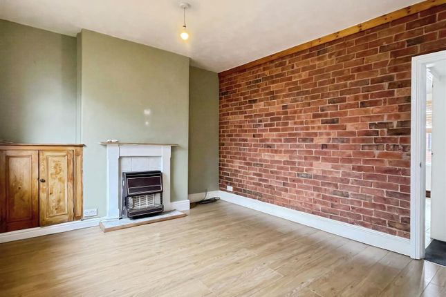 2 bed property, in Buxton Road, £125,000