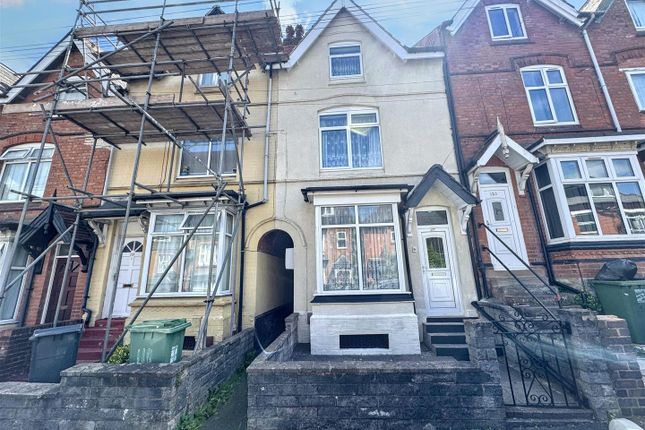 3 bed property, in Oakly Road, £180,000